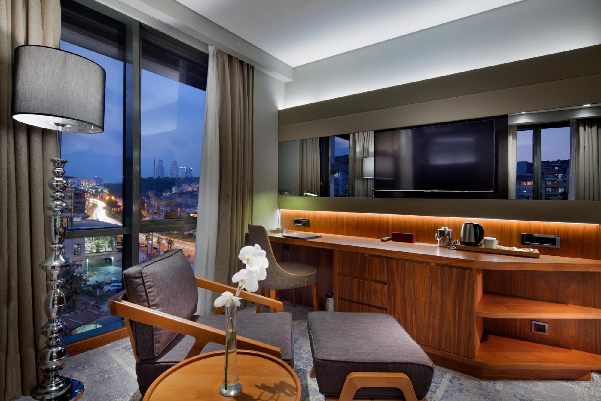 Doubletree By Hilton Istanbul - Piyalepasa Hotel Eksteriør billede